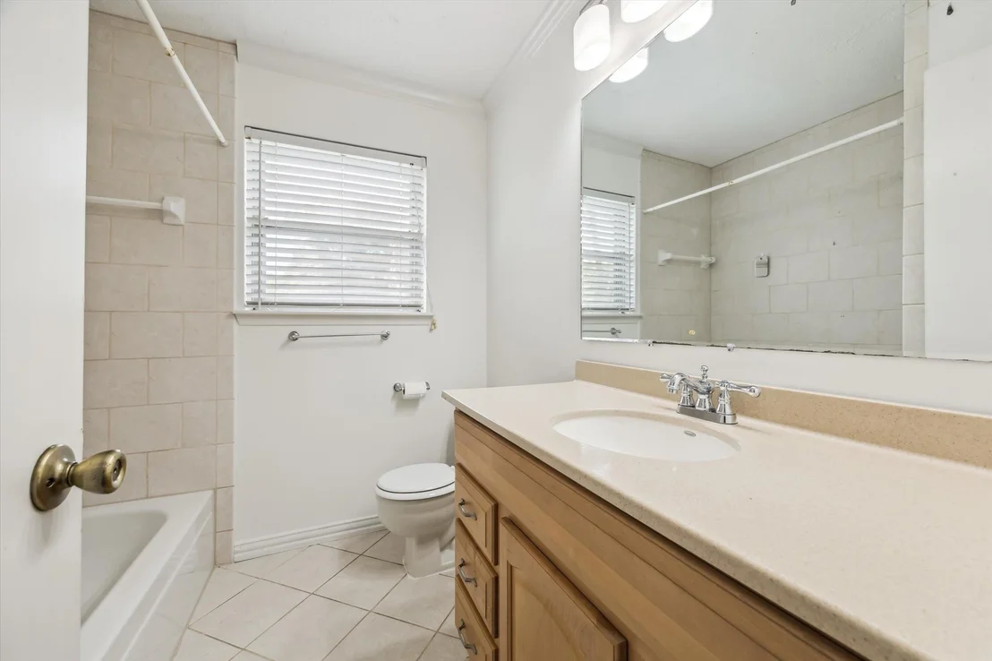 Photo of 607 Oak Harbor Drive