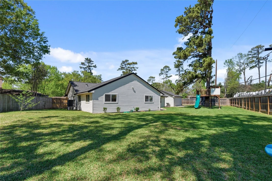 Photo of 102 Enchanted Oaks Court