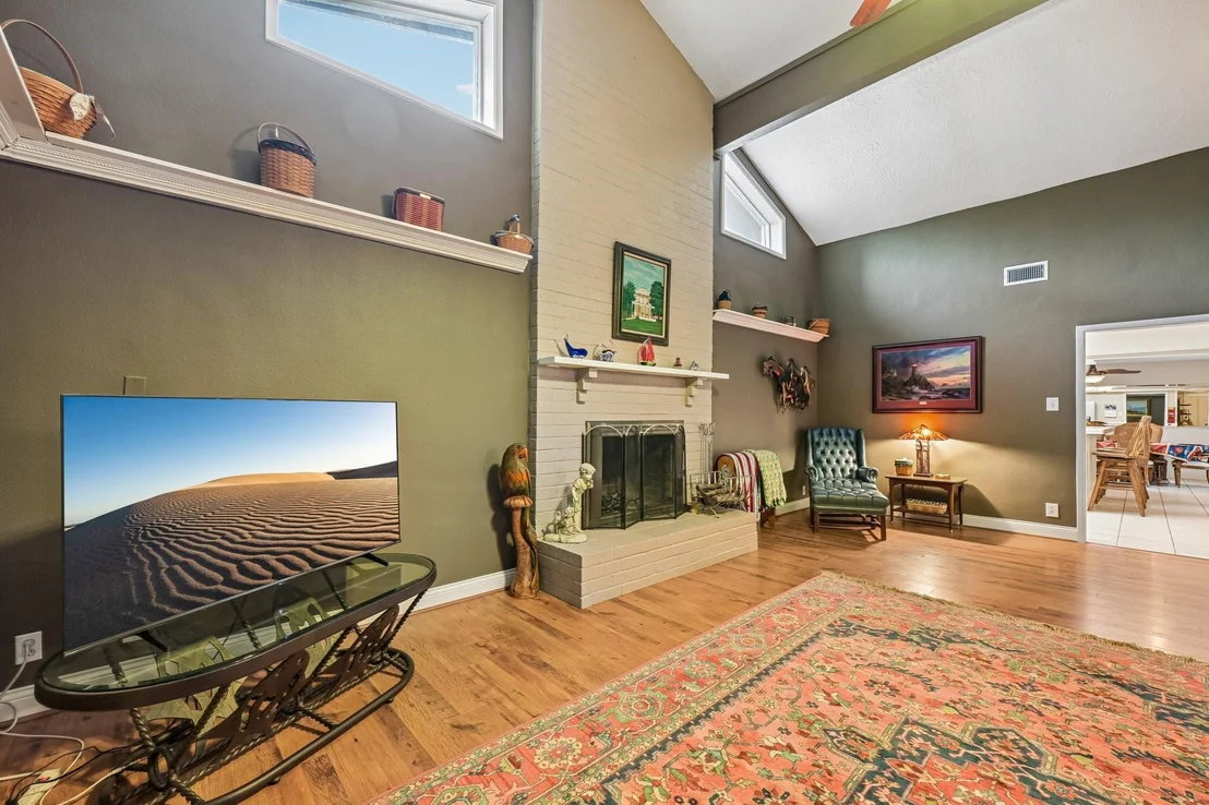 Photo of 2535 Cliff Drive