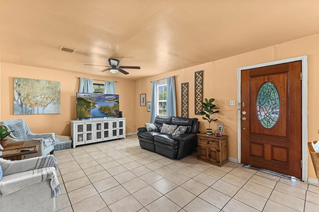 Photo of 211 Crescent Drive