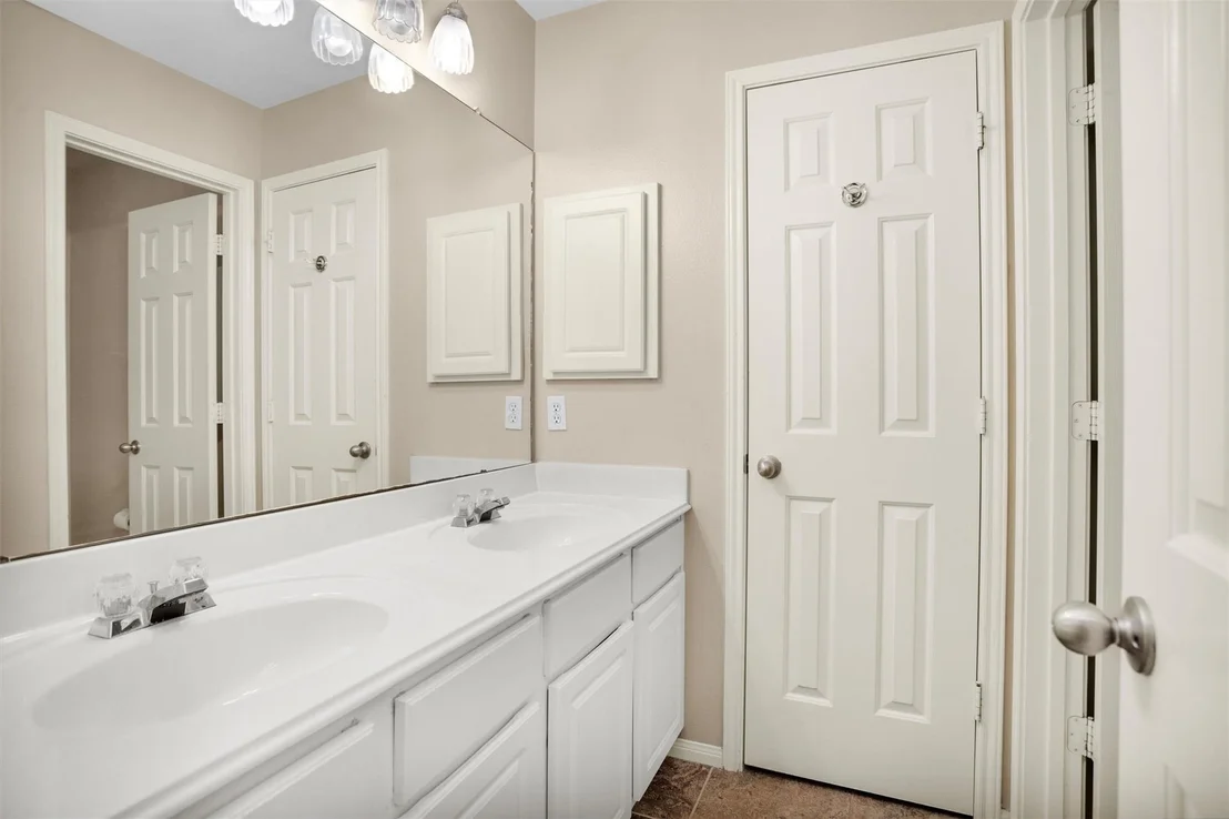 Photo of 6 W Whistlers Bend Circle