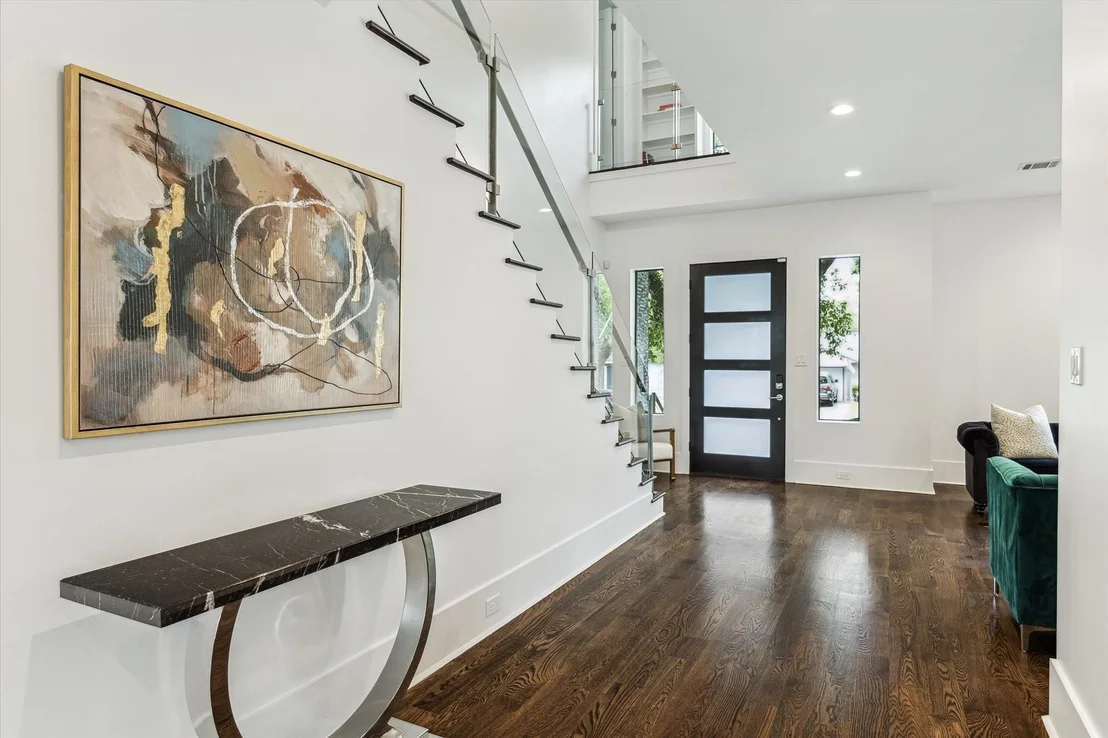 Photo of 1010 Waltway Drive