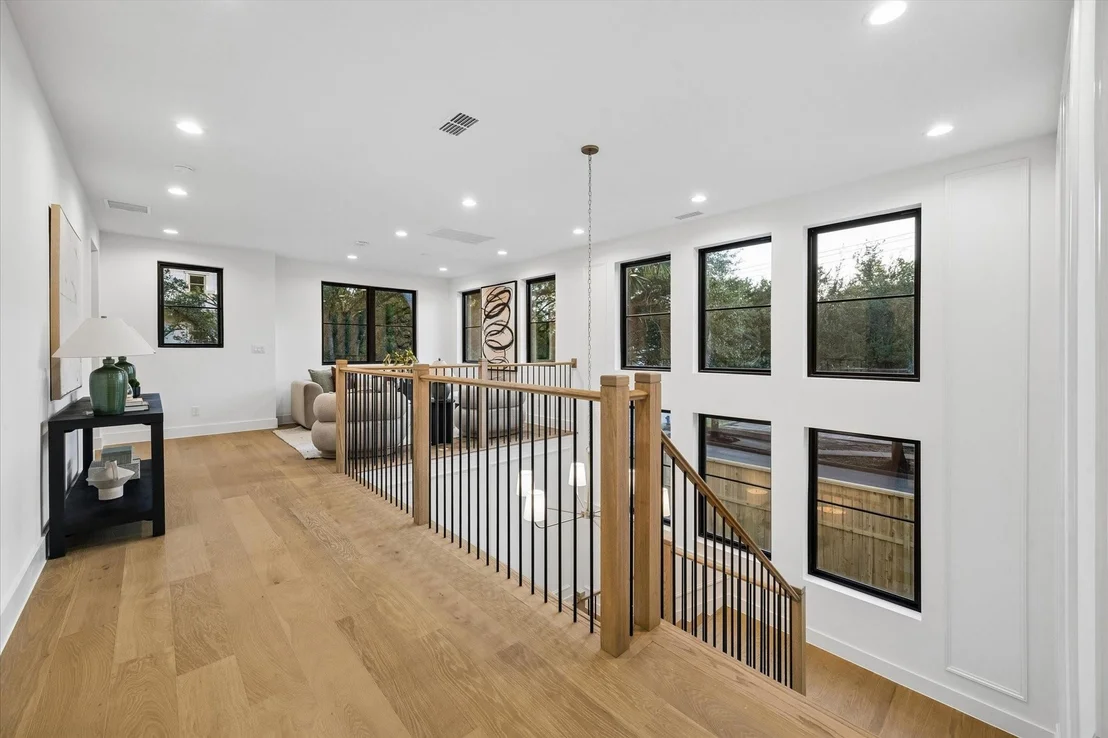 Photo of 2250 Bartlett Street