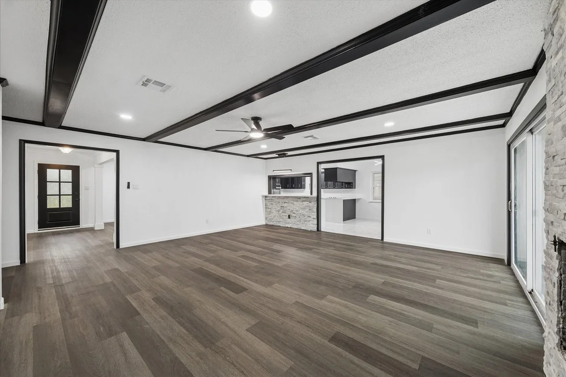 Photo of 210 Weeping Oak Lane