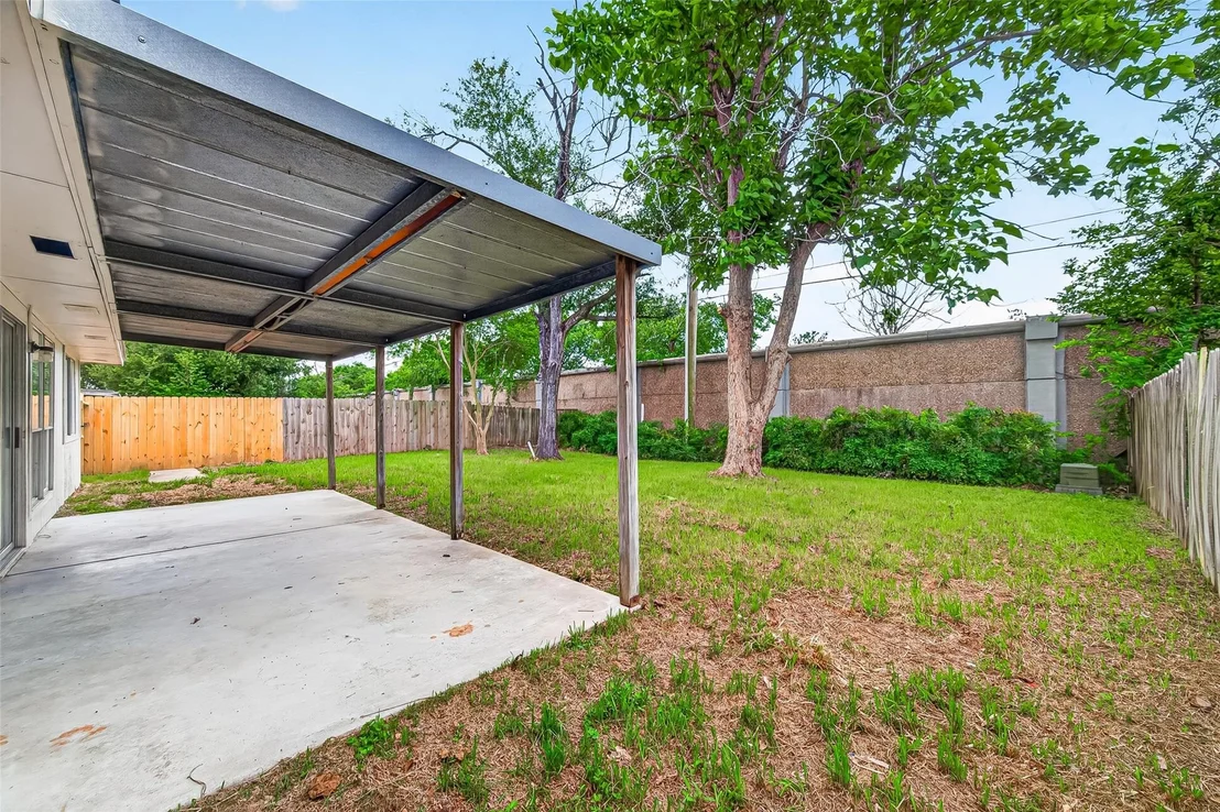 Photo of 18611 Spinney Lane Drive