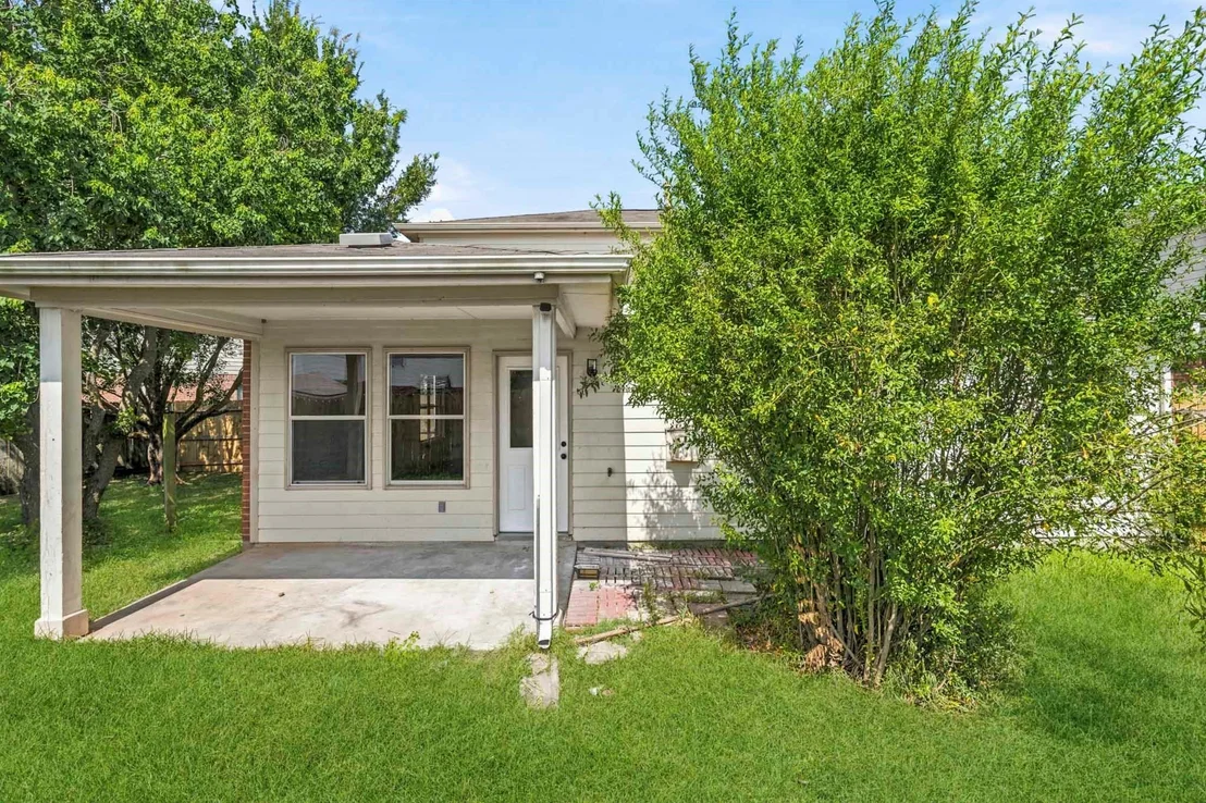 Photo of 2506 Knoll Shadows Lane