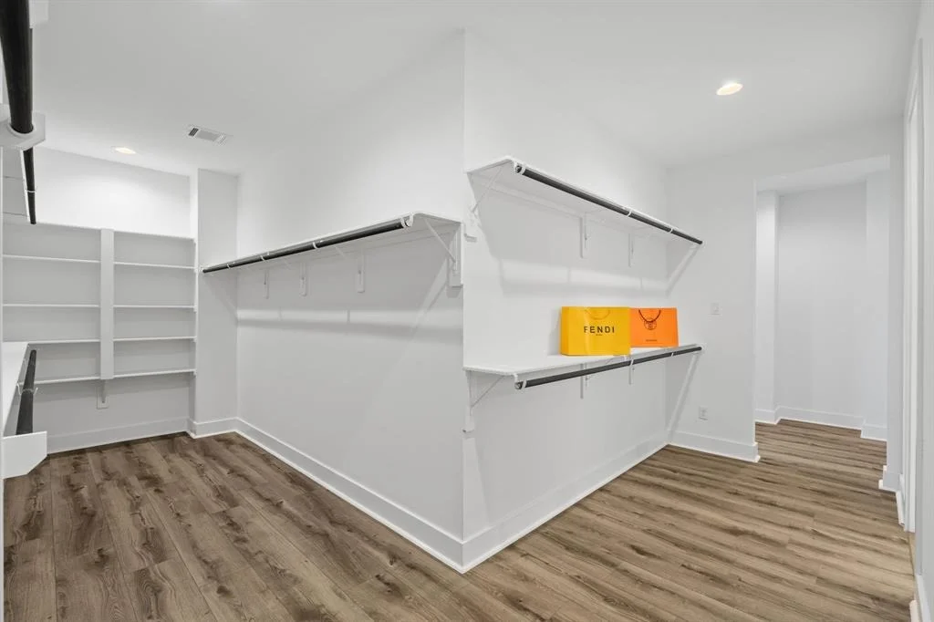 Photo of 5621 Savyon Drive