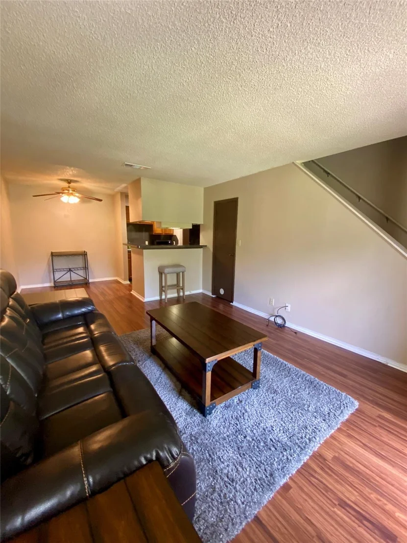 Photo of Unit 256D at 2501 Gulf Freeway
