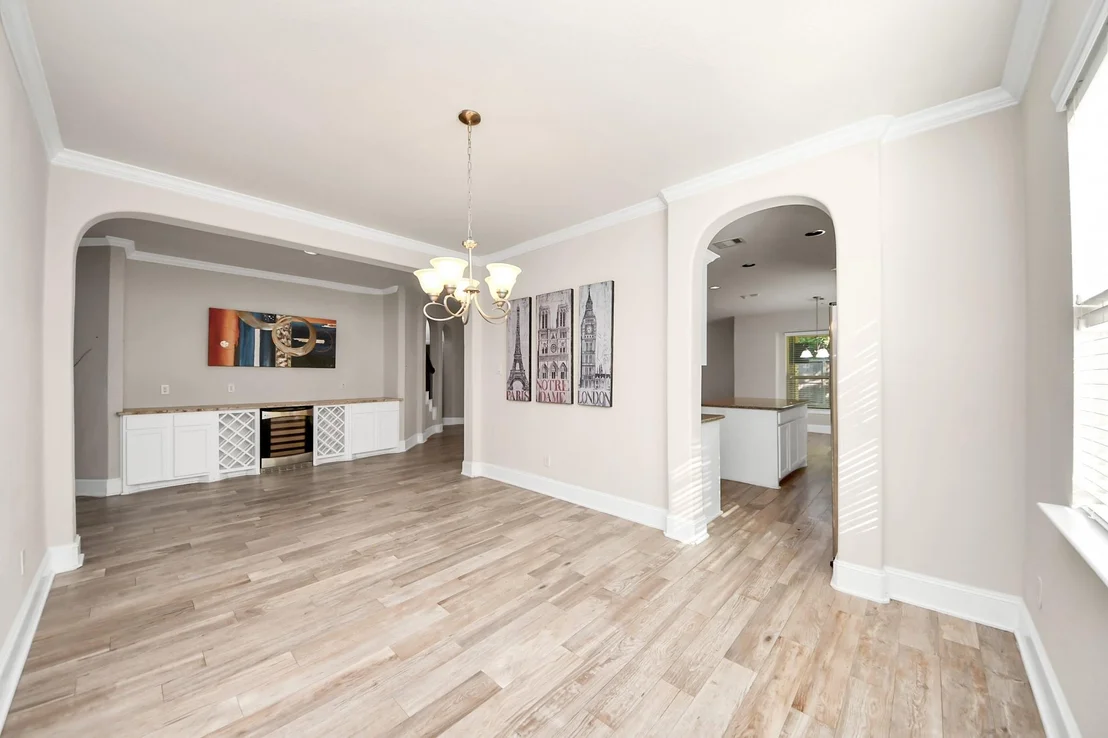Photo of 143 W Wading Pond Circle
