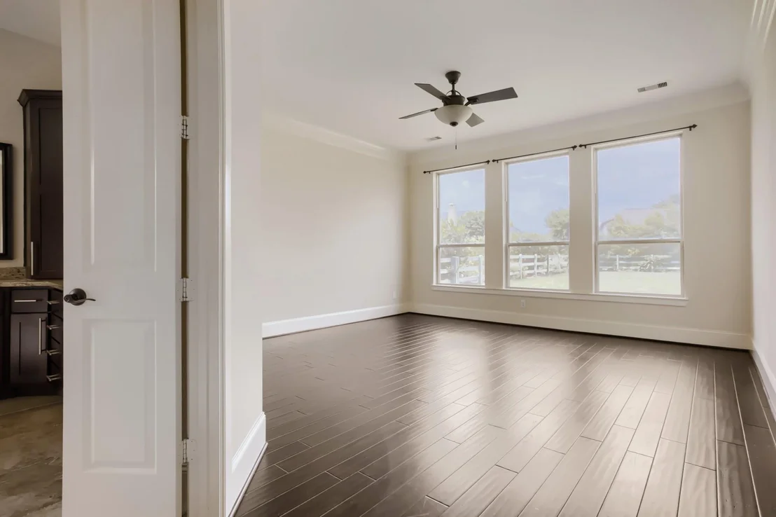 Photo of 5106 Water Oak Crescent