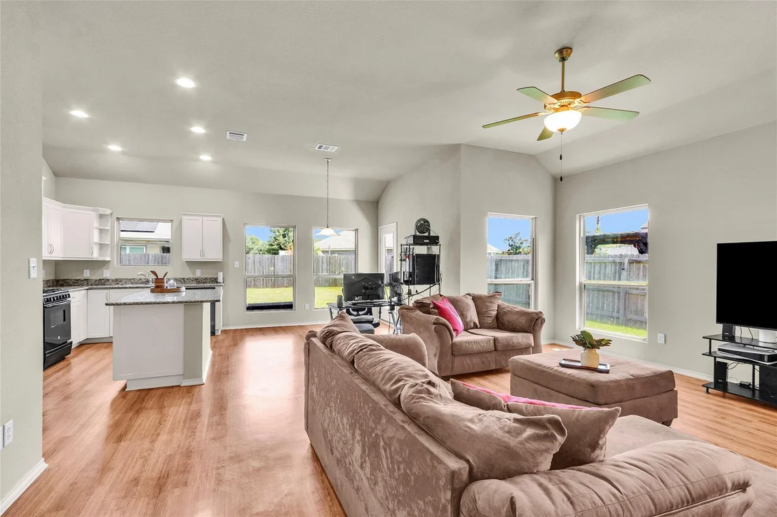 Photo of 704 Mockingbird Street