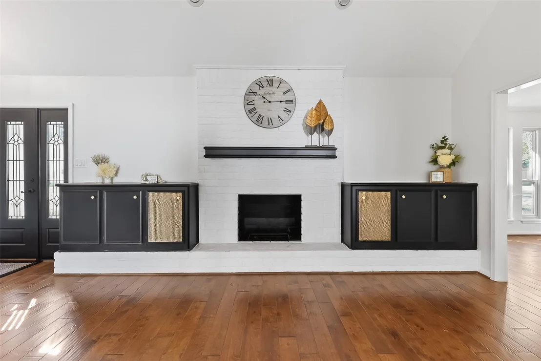Photo of 13202 Lakecrest Drive