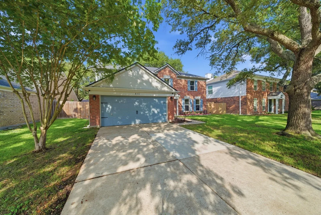 Photo of 815 Sierra Lake Drive