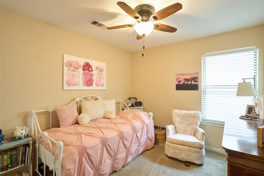 Photo of 115 Moonspinner