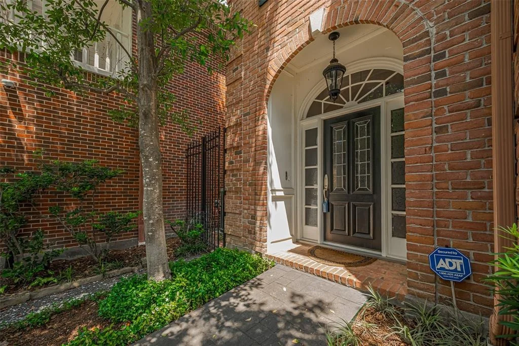 Photo of 237 Sugarberry Circle