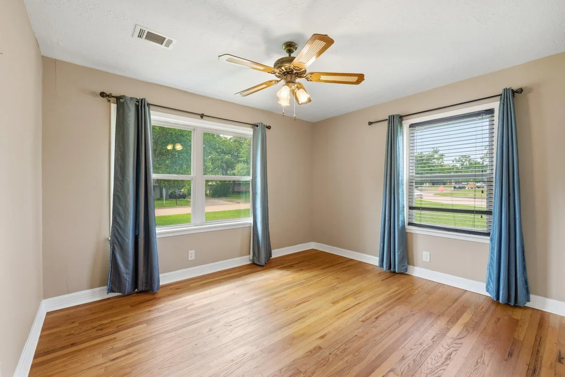 Photo of 806 Mary Lake Drive