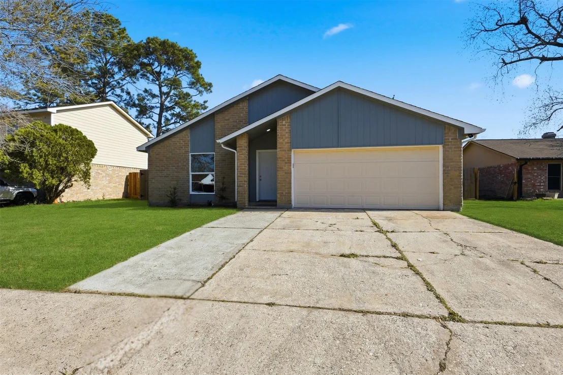 Photo of 20130 Misty Pines Drive