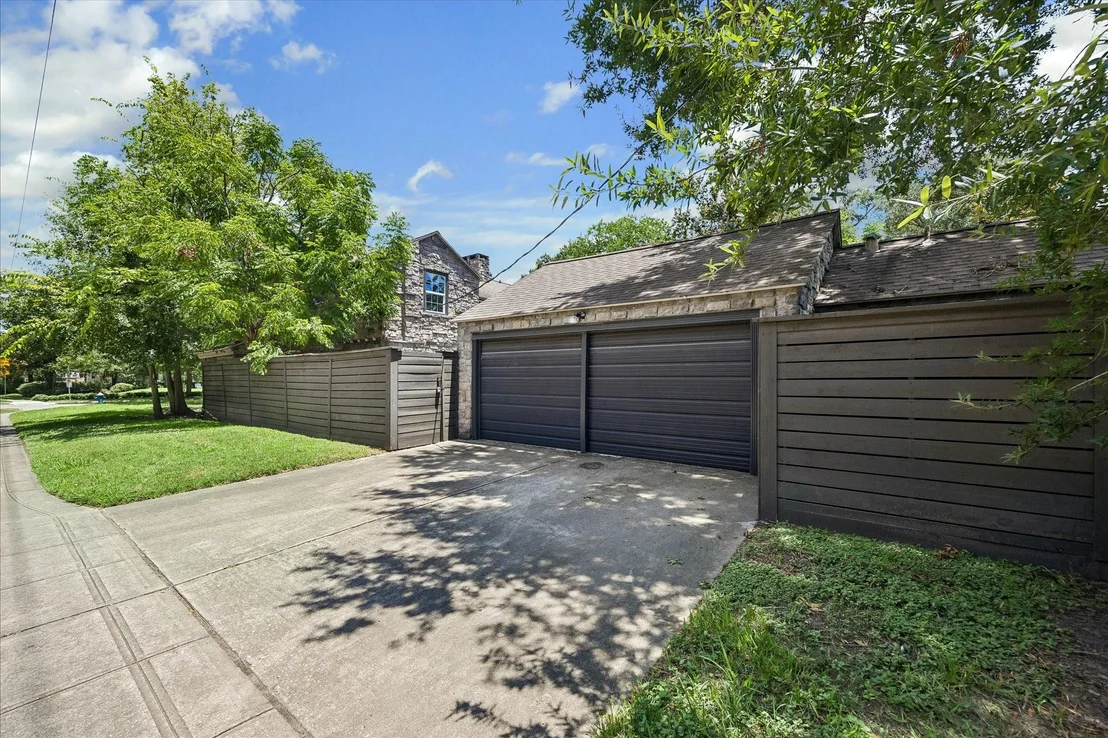 Photo of 3071 Locke Lane