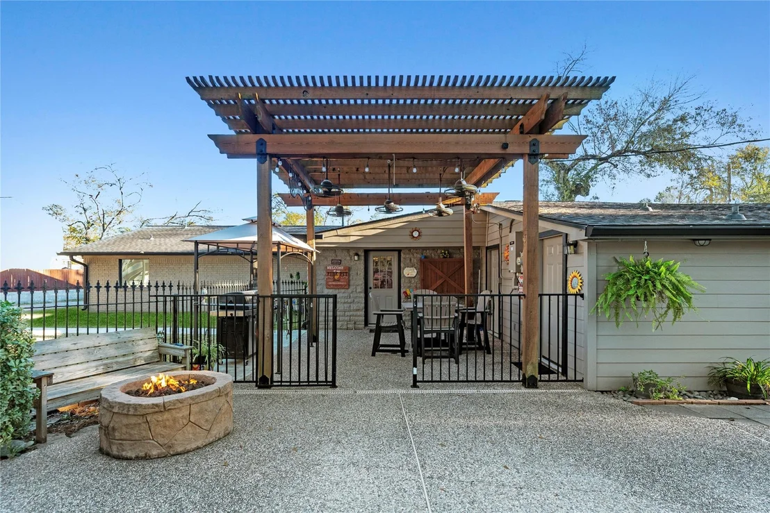 Photo of 1203 Lemm Road 2