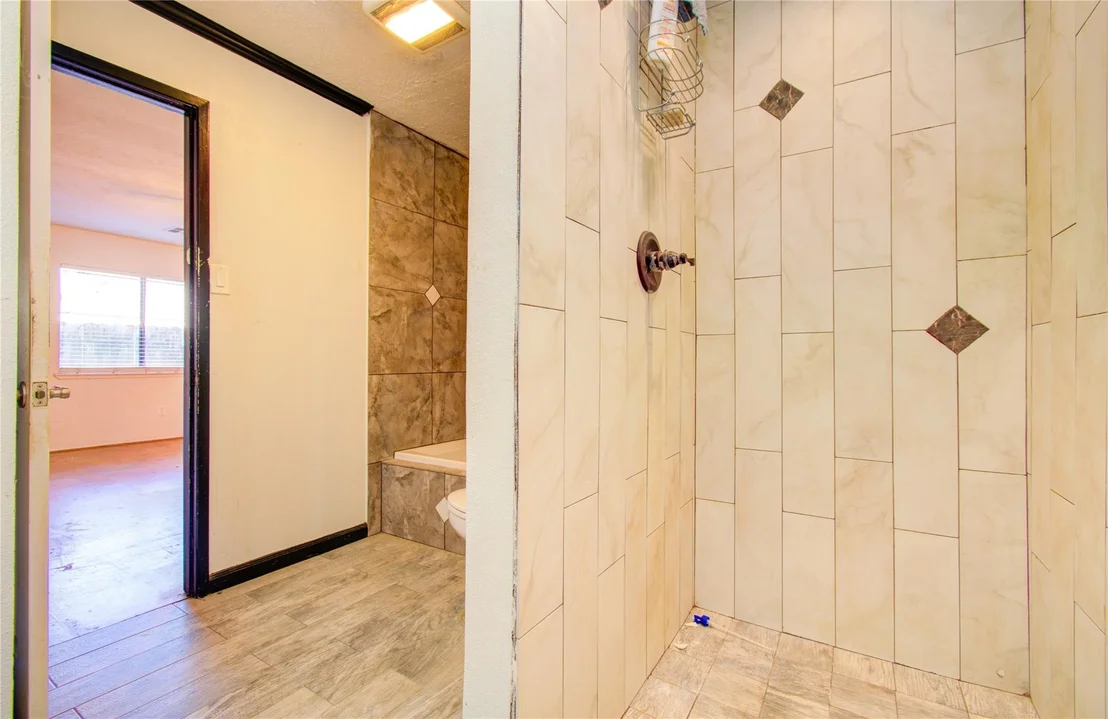 Photo of 8014 Streamside Drive