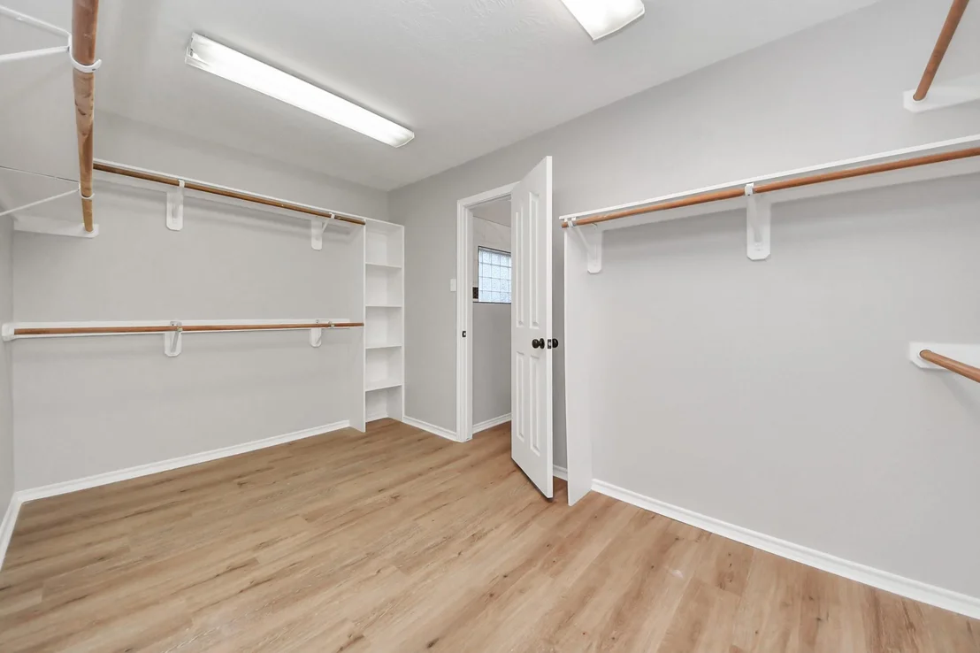 Photo of 1410 Long View Drive
