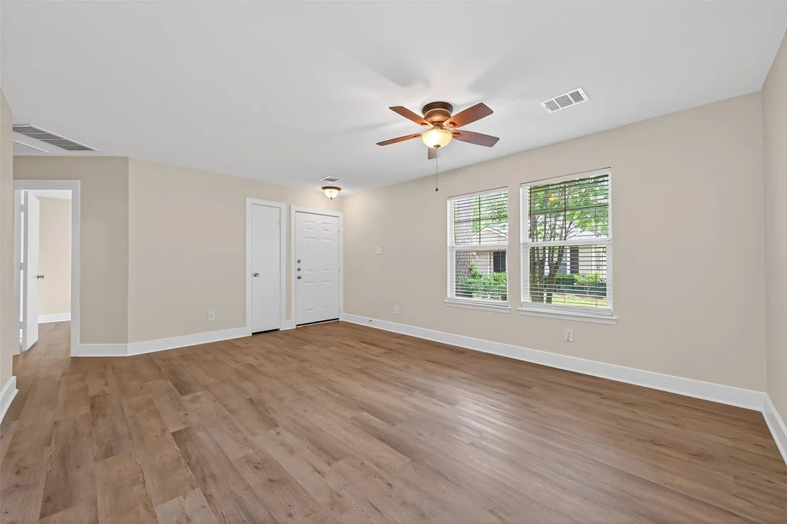 Photo of 21090 Aldens Oak