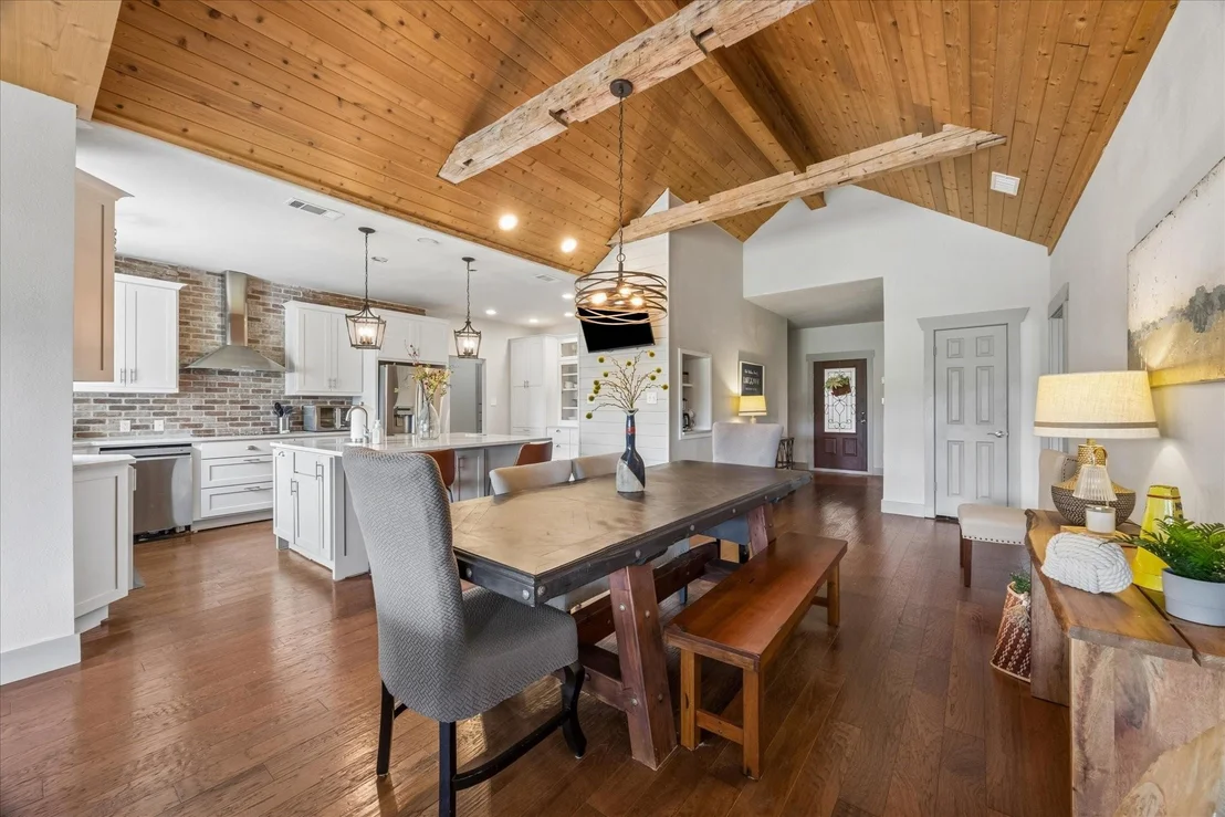 Photo of 511 Chimney Cove Drive