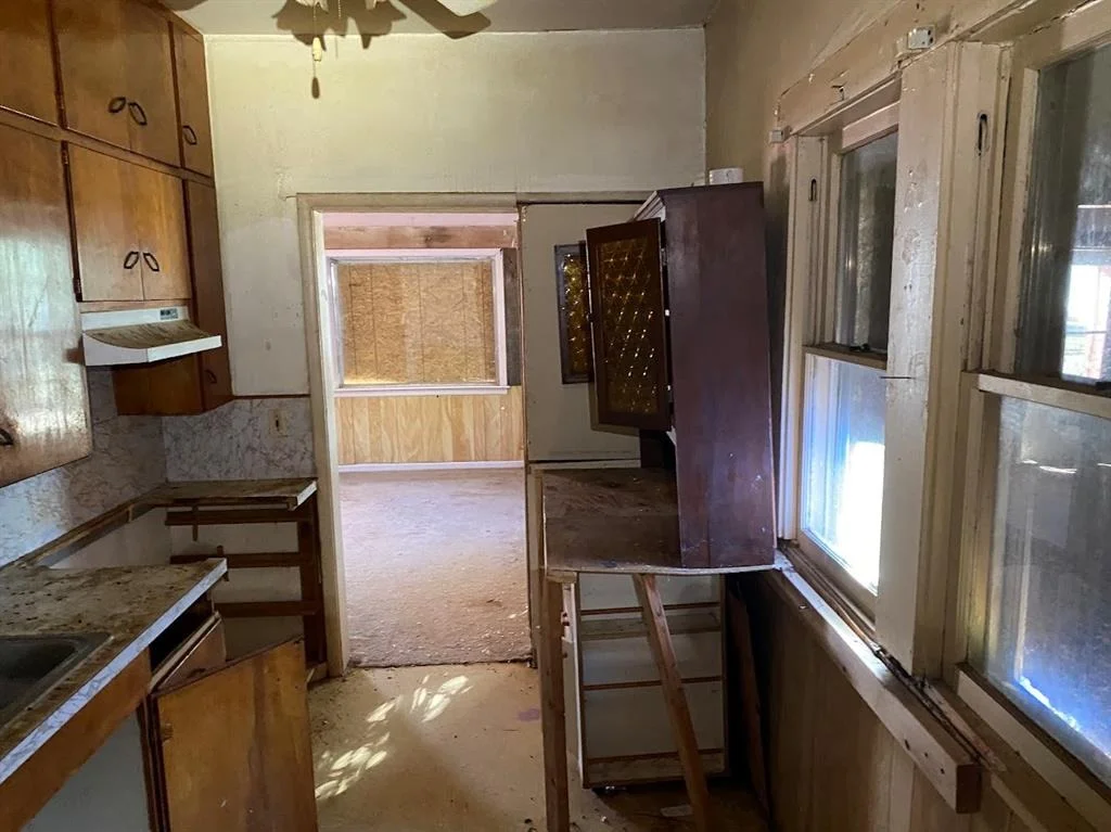 Photo of 307 E Summit Avenue