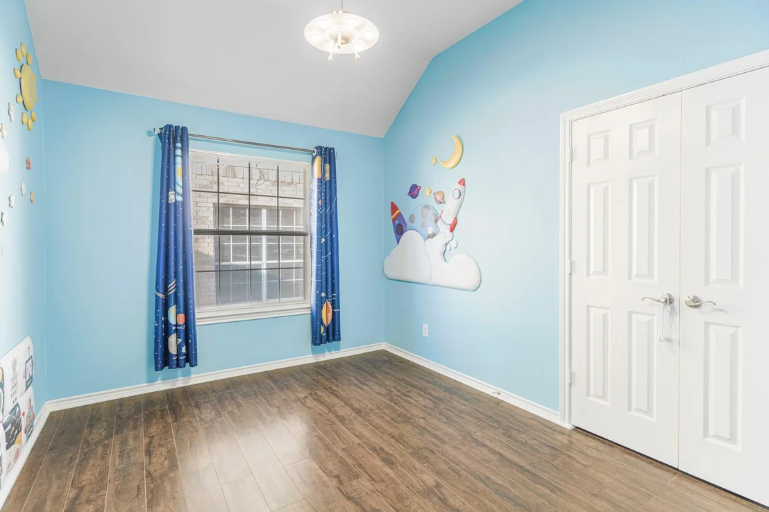 Photo of 1230 Riverchase Drive