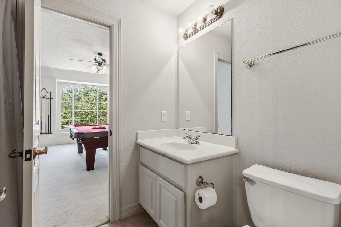 Photo of 8411 Middle Canyon Road