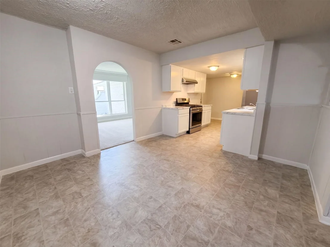 Photo of 1114 Forestburg Drive