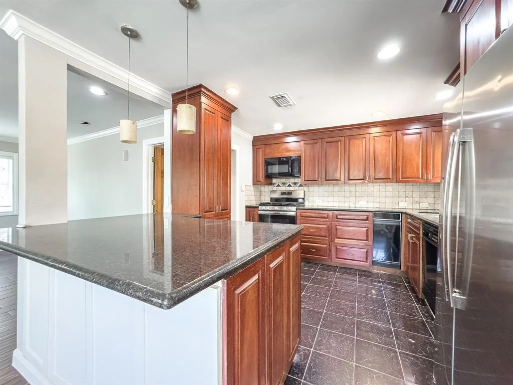 Photo of 4525 Maple Street