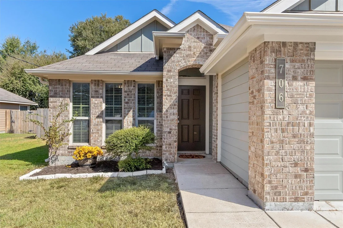 Photo of 706 Heritage Drive