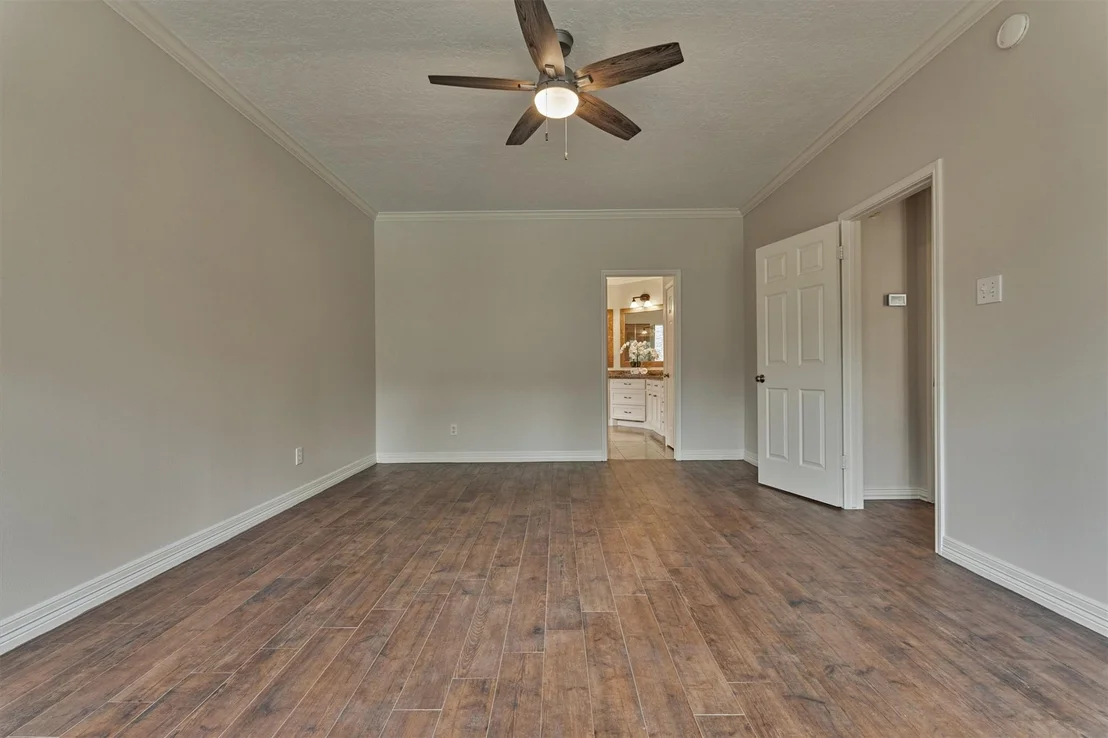 Photo of 16707 Avenfield Road