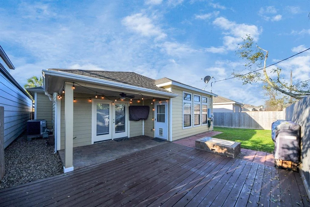 Photo of 6097 Yale Street