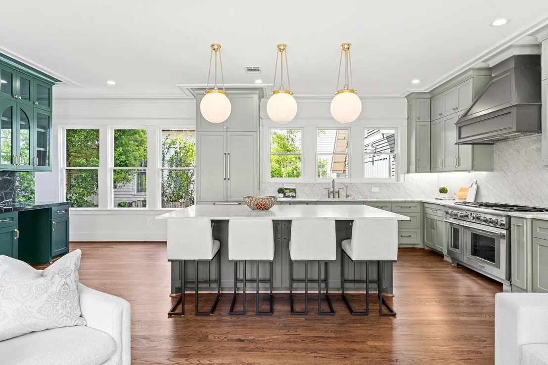 Photo of 2019 Chantilly Lane