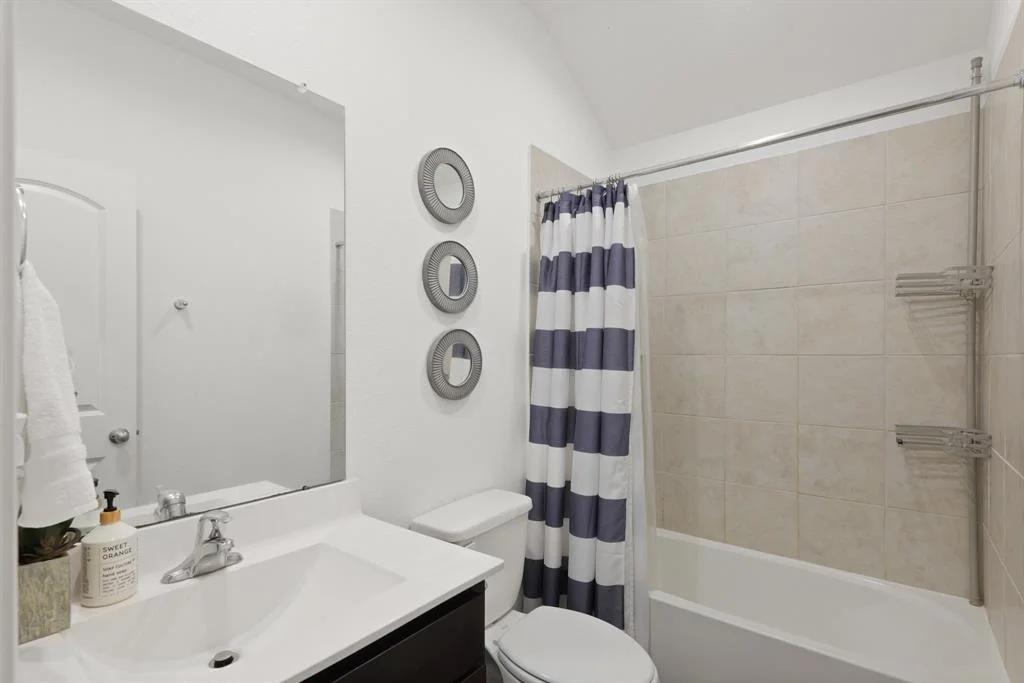 Photo of 1010 Republic Road