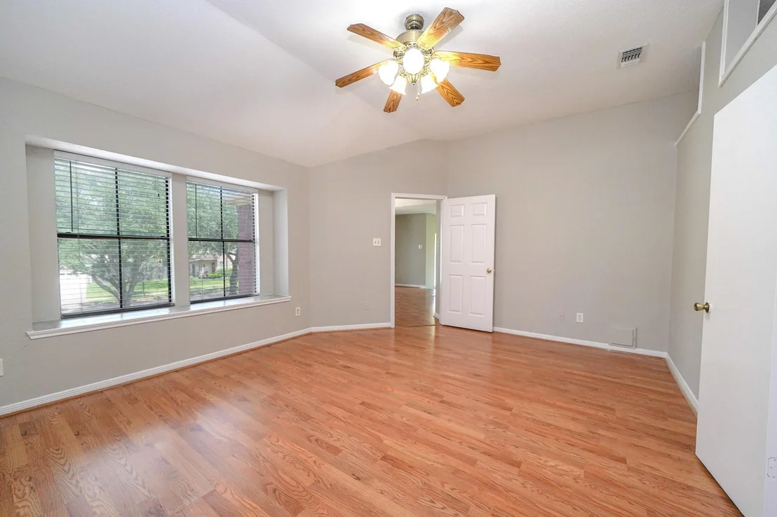 Photo of 4610 Sunshine Drive