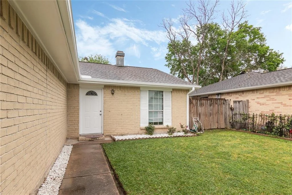 Photo of 7507 Mesones Drive