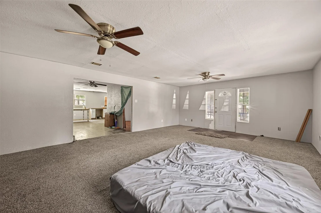Photo of 25080 Lakeshore Drive
