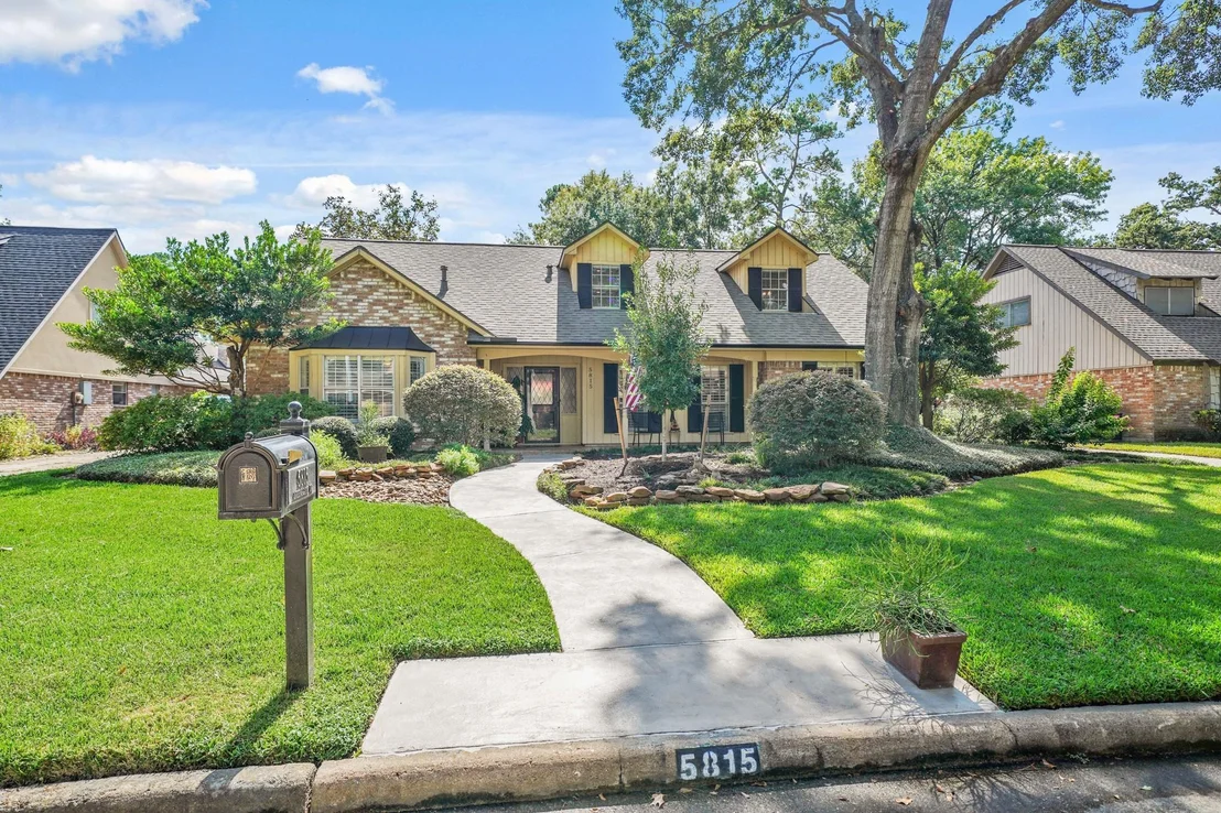 Photo of 5815 Queensgate Drive