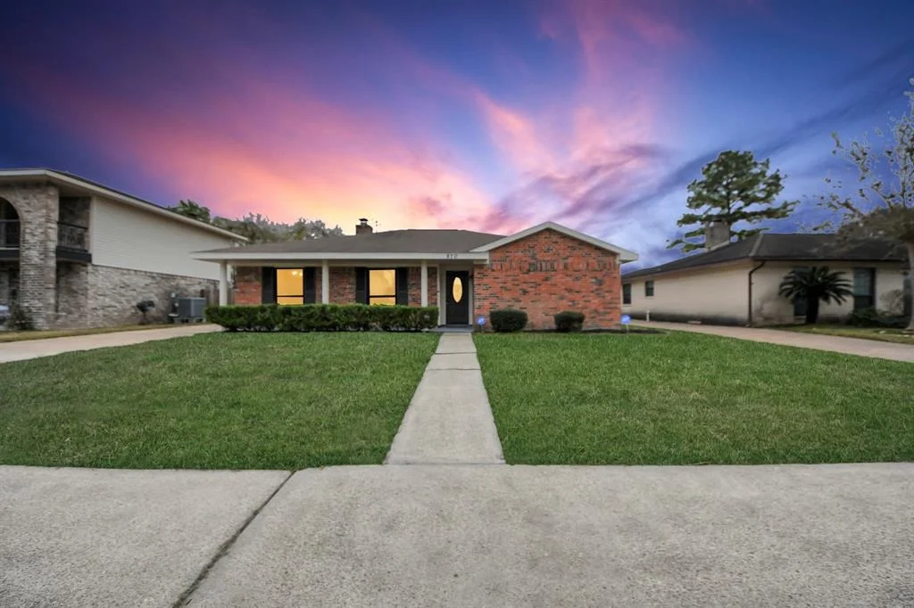 Photo of 870 Seamaster Drive