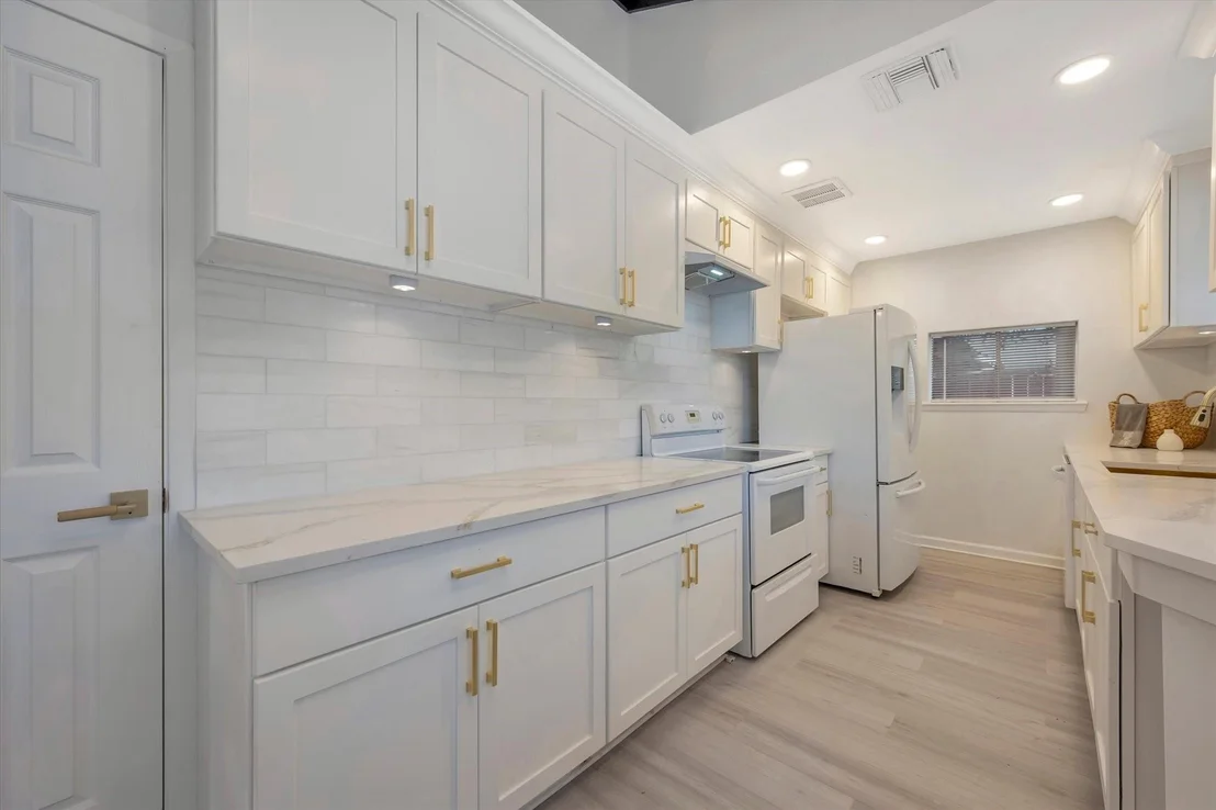 Photo of 910 Beachcomber Lane