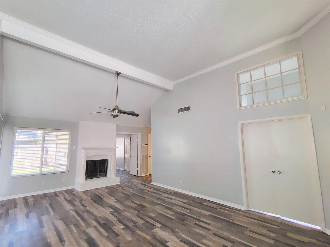 Photo of 4403 Waterfall Way