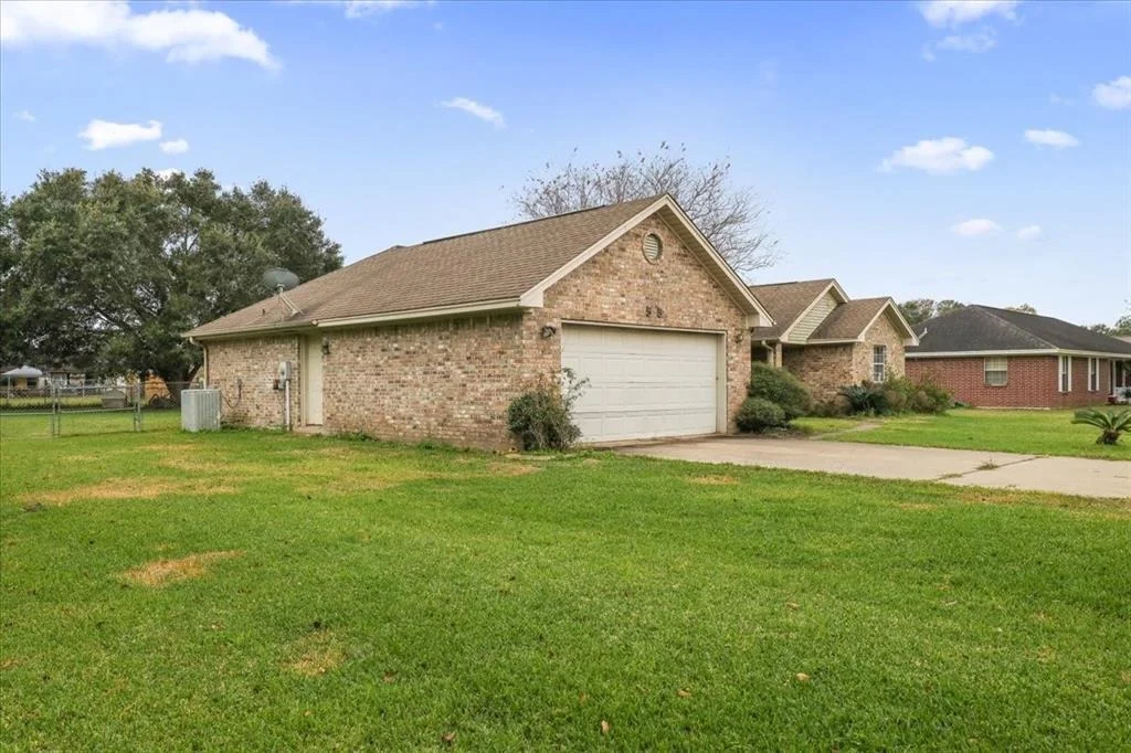 Photo of 505 Meadowlark Lane