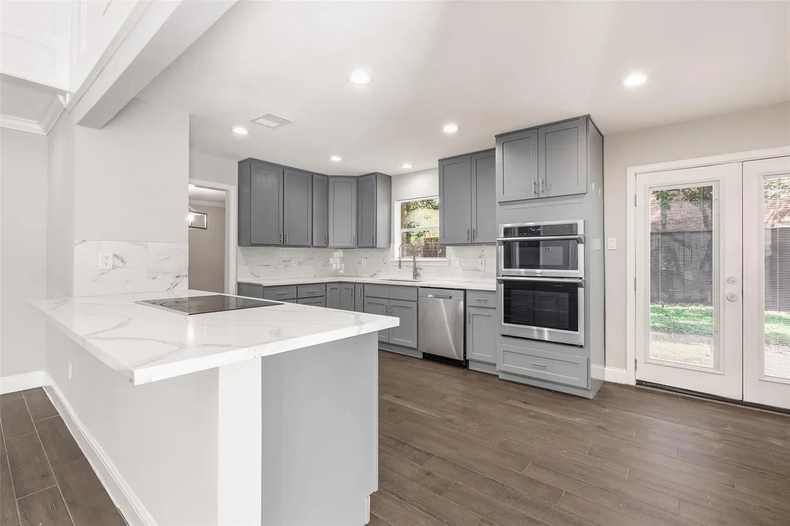 Photo of 903 Crossroads Drive