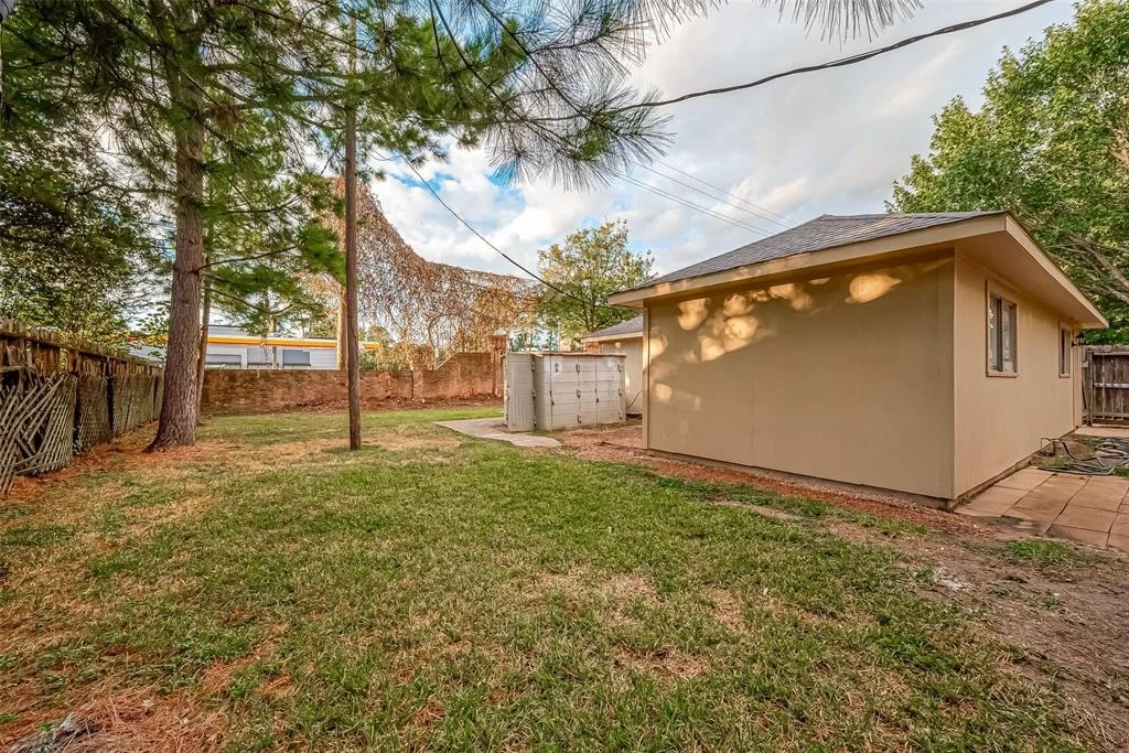 Photo of 5902 Templegate Drive