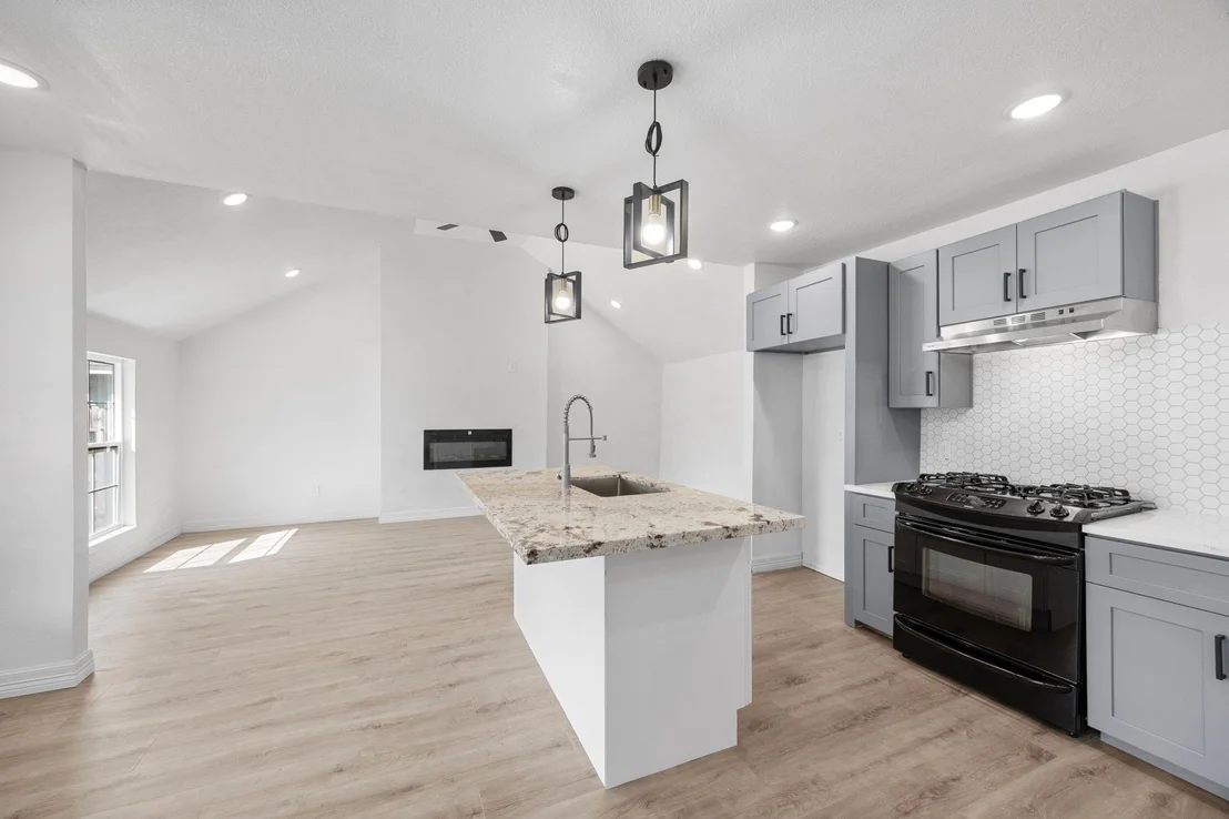 Photo of 905 Elm Avenue