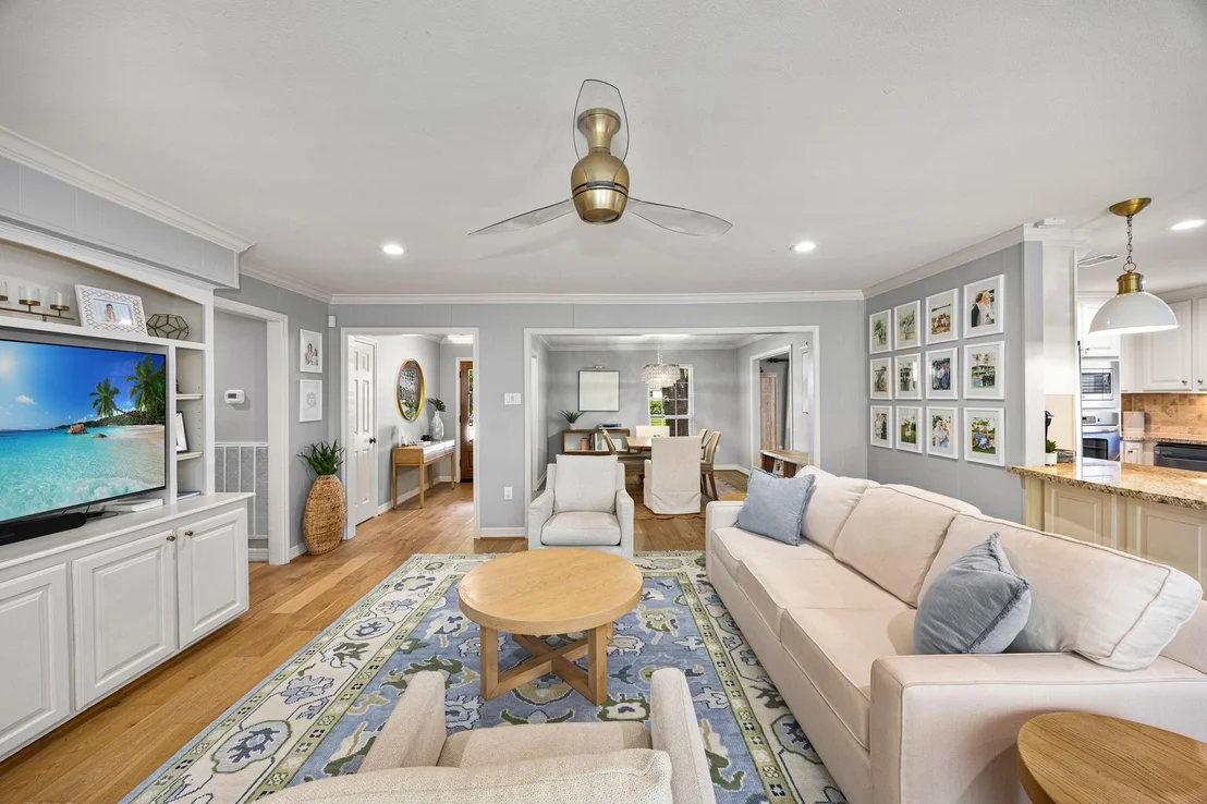 Photo of 823 Pinesap Drive
