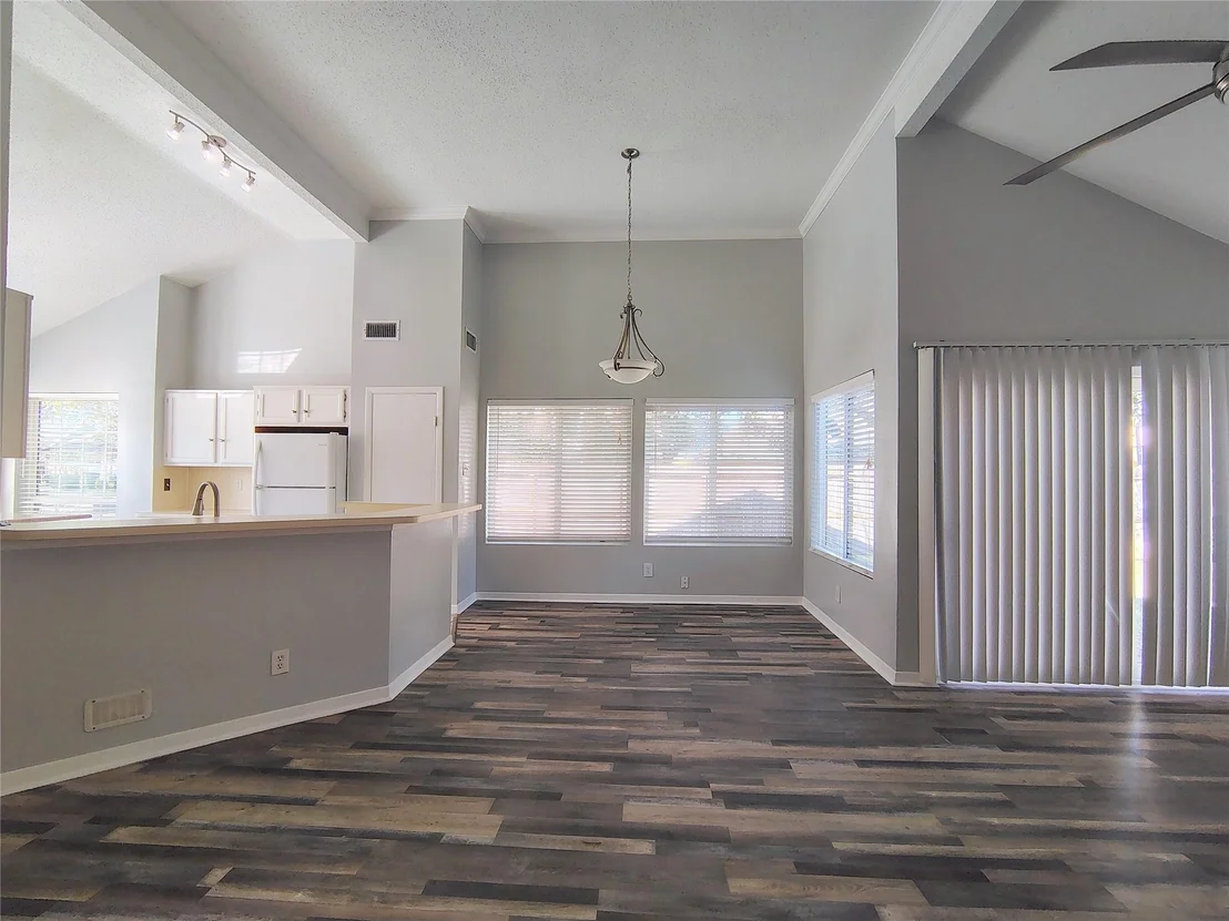 Photo of 4403 Waterfall Way